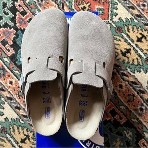 Birkenstock Boston in Stone Coin